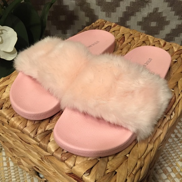 light pink fuzzy slides